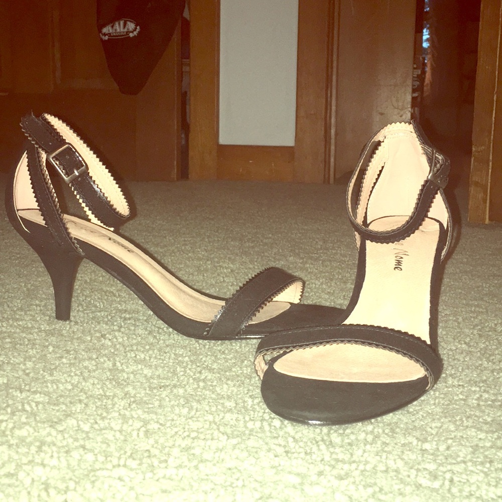 Black Dolce Nome 1.5 inch strappy heels